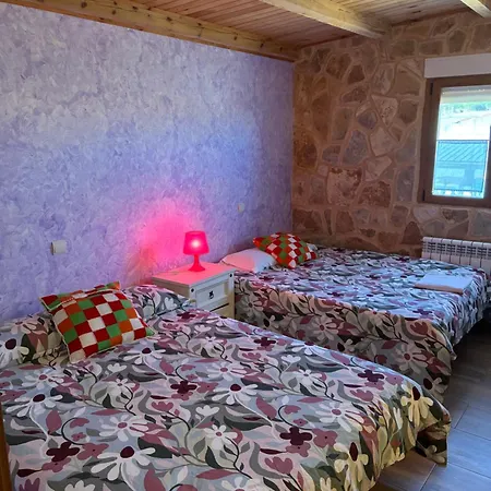 Country house El Mirador De La Sierra Y Casa Rosmari Uruenas